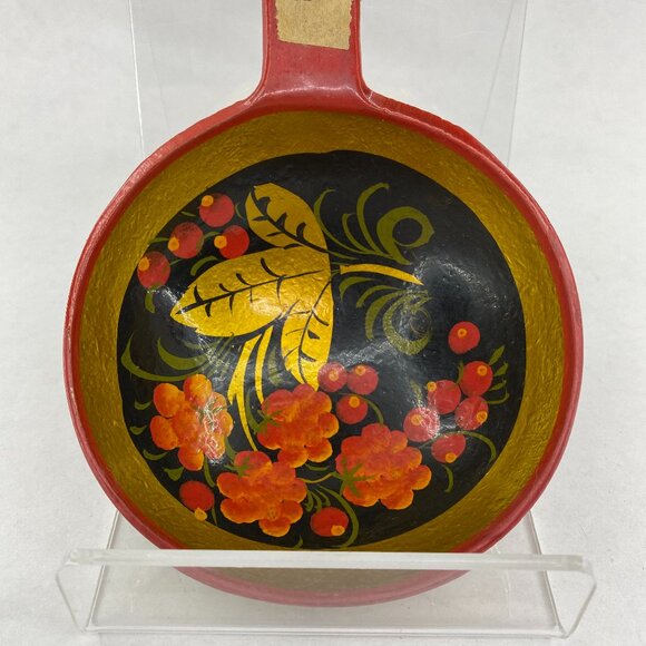 Khokhloma Hand Painted Strawberries Black/Gold Wood Lacquered Bowl Set & Ladles - Picture 13 of 16